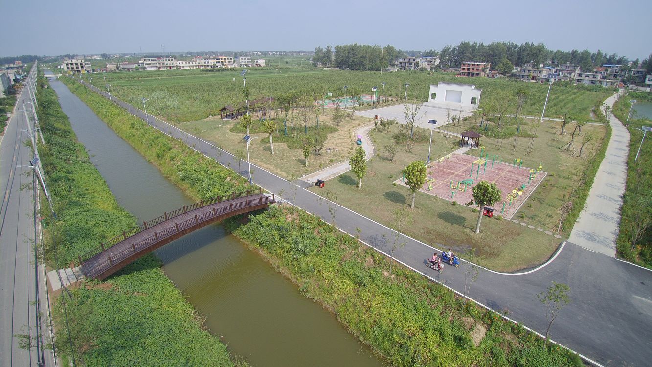 阜陽市潁泉區(qū)2016、2017年出列村環(huán)境綜合整治項目棗樹行村.jpg